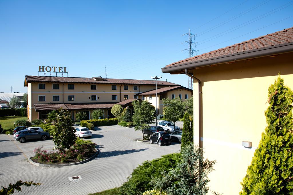 Hotel Del Parco Vigevano Luaran gambar